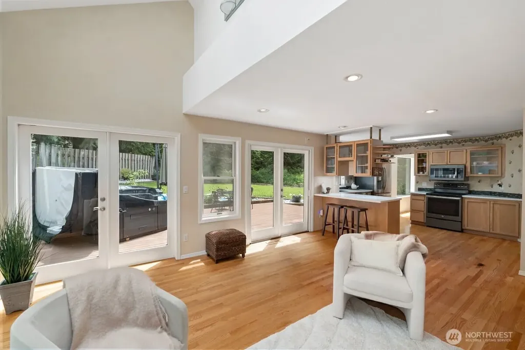 27015 NE Dorothy Duvall WA 98019