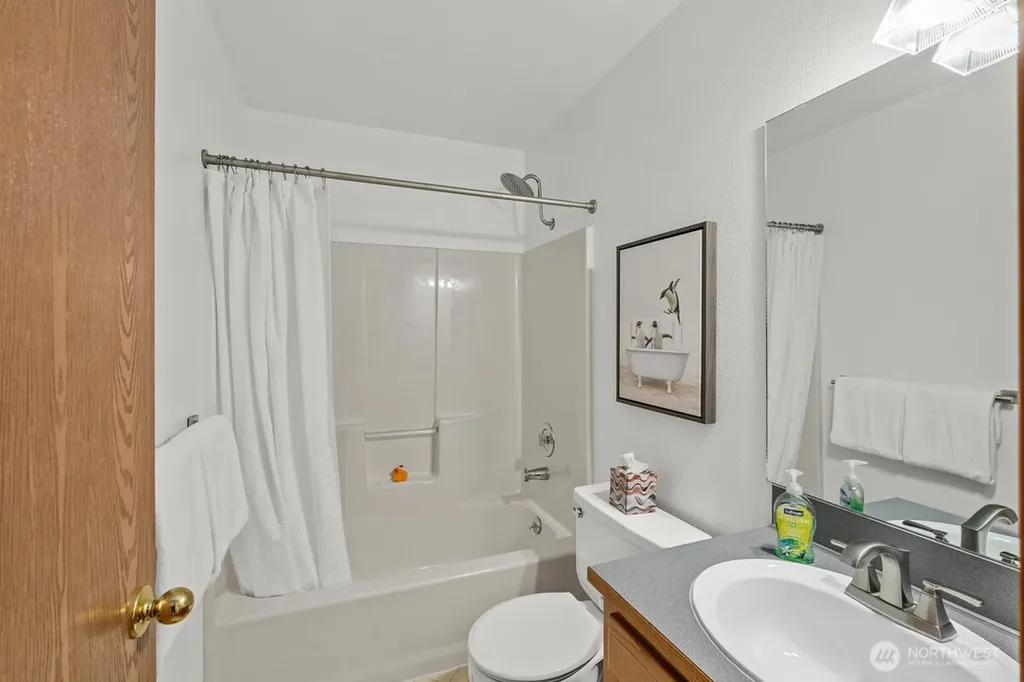 27015 NE Dorothy Duvall WA 98019