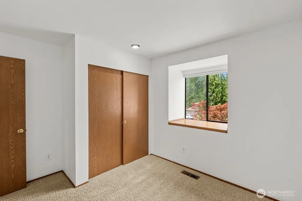 27015 NE Dorothy Duvall WA 98019