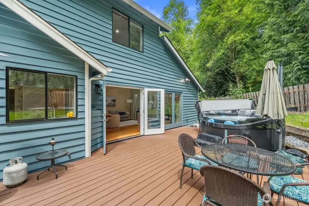 27015 NE Dorothy Duvall WA 98019