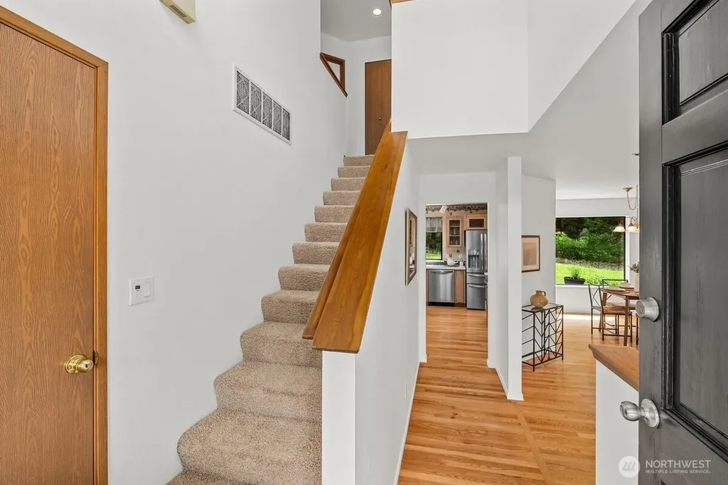 27015 NE Dorothy Duvall WA 98019