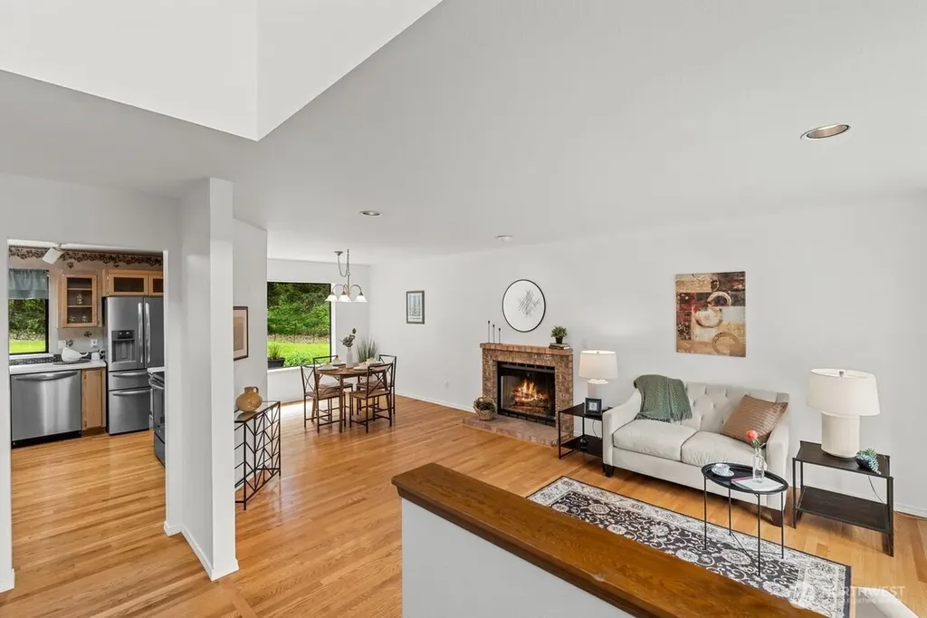 27015 NE Dorothy Duvall WA 98019
