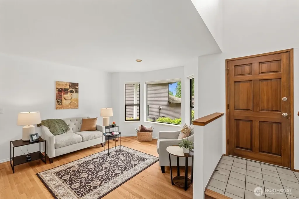 27015 NE Dorothy Duvall WA 98019