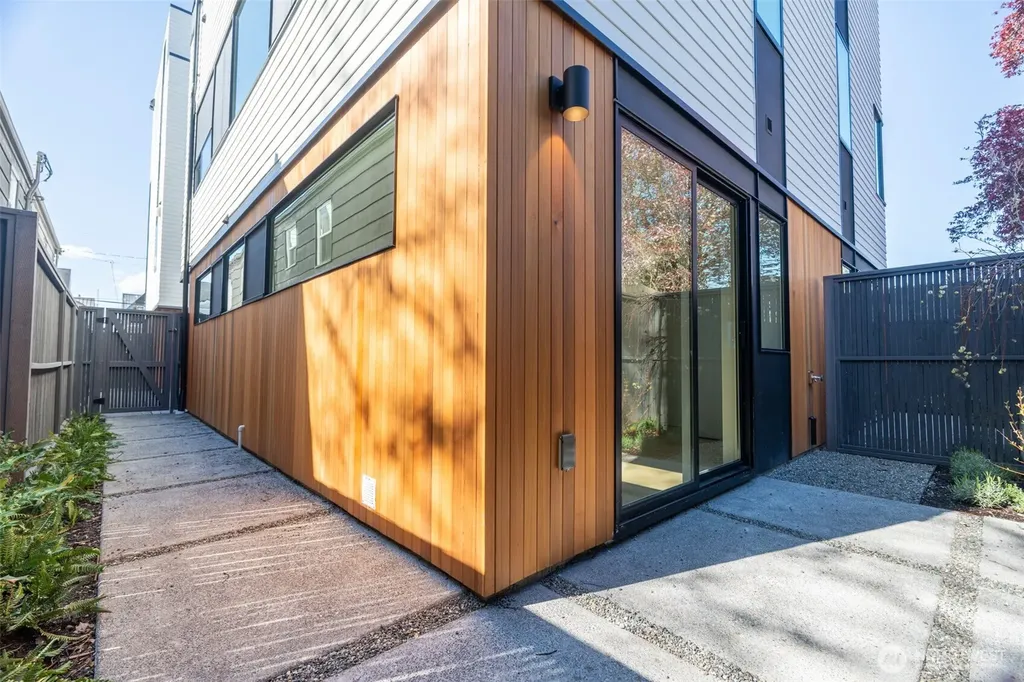 2626 58th Avenue SW Seattle WA 98116