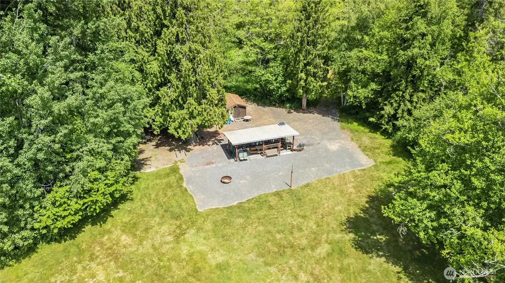 5537 Strand Road Deming WA 98244