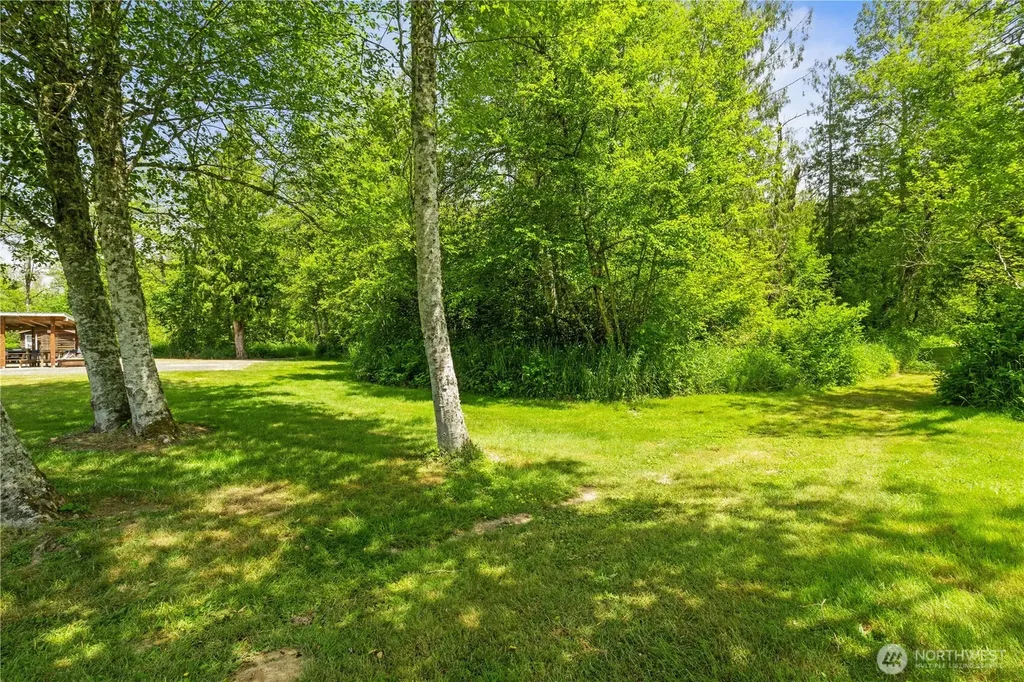 5537 Strand Road Deming WA 98244