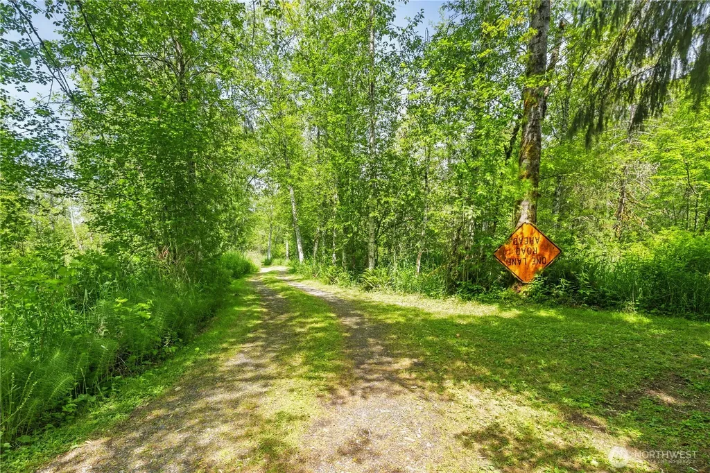 5537 Strand Road Deming WA 98244