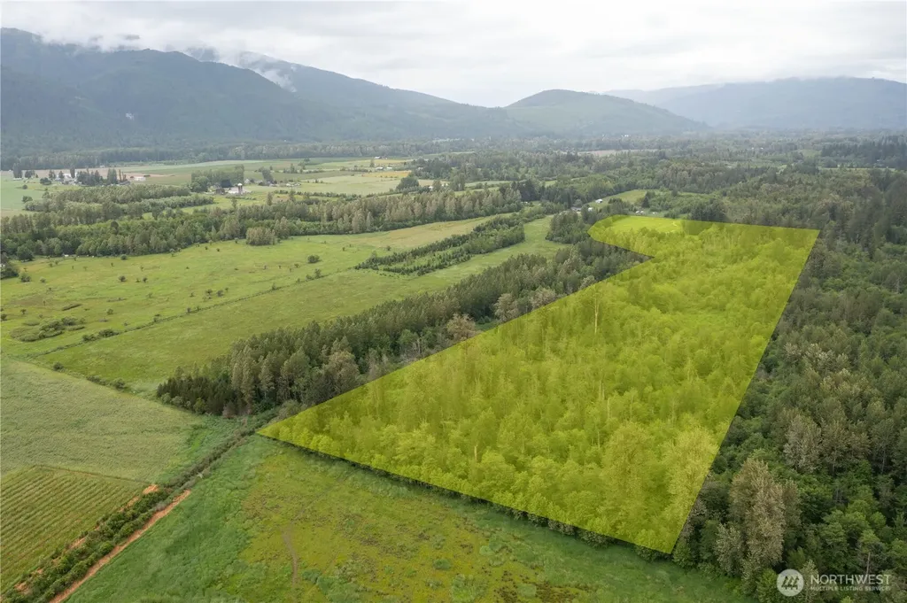 5537 Strand Road Deming WA 98244