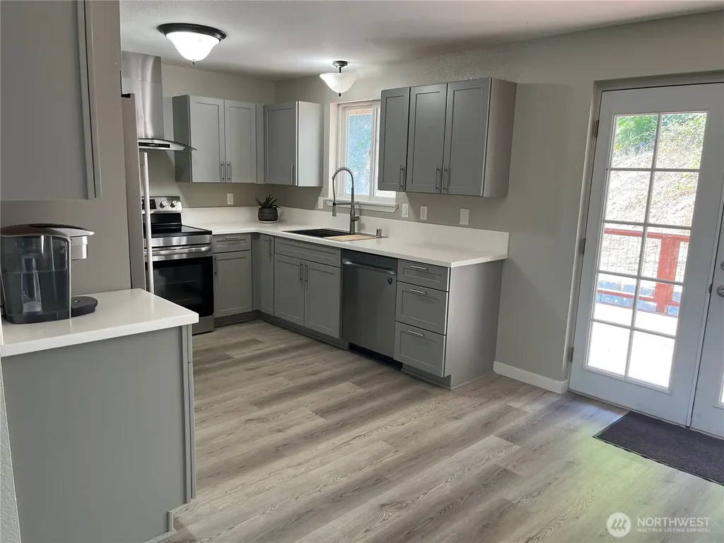 10 NE Anchor Court Belfair WA 98528