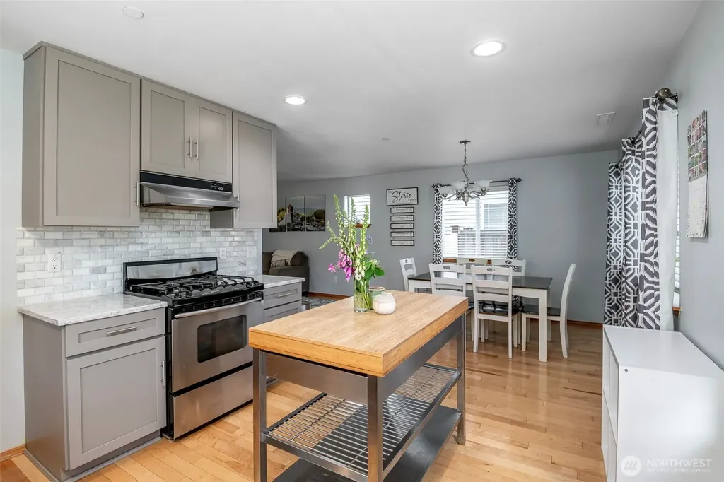 1186 Griggs Street Dupont WA 98327