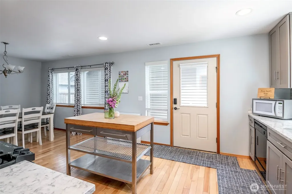 1186 Griggs Street Dupont WA 98327