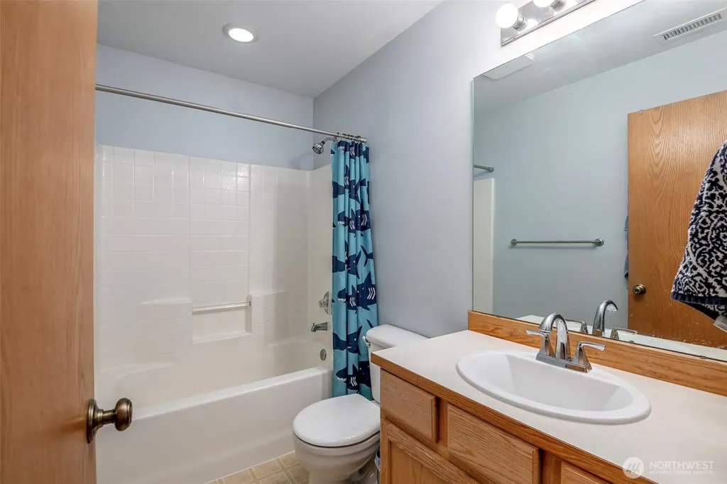 1186 Griggs Street Dupont WA 98327