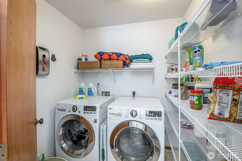 1186 Griggs Street Dupont WA 98327