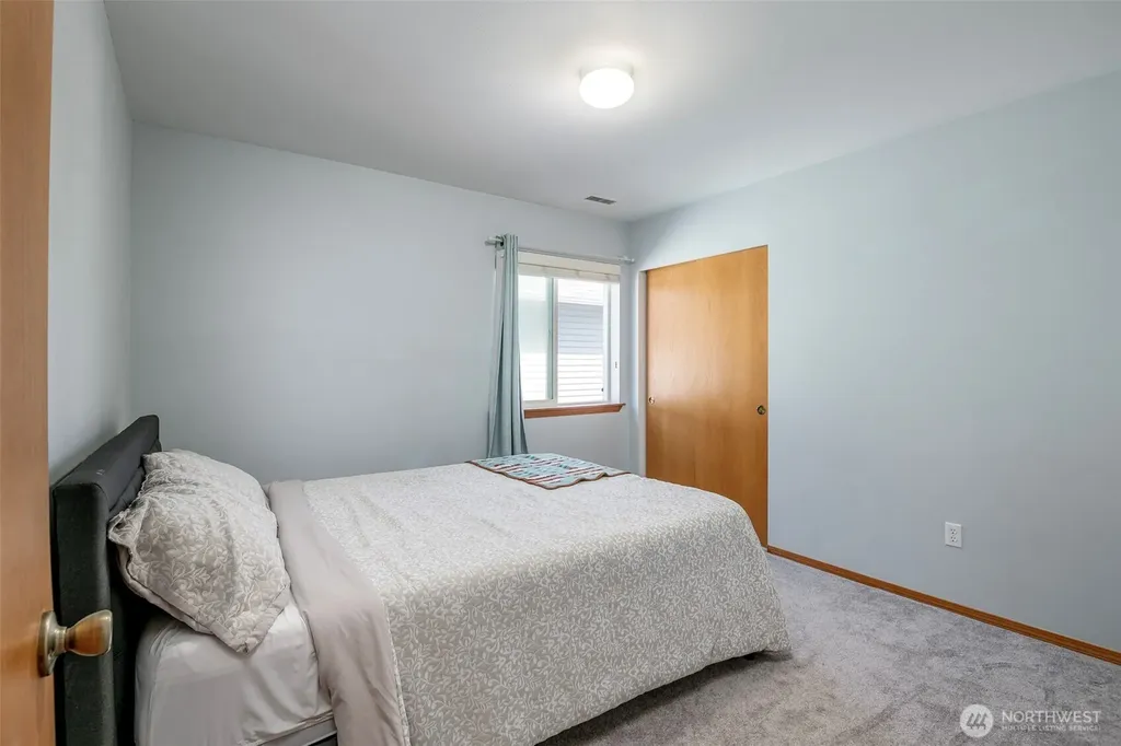 1186 Griggs Street Dupont WA 98327