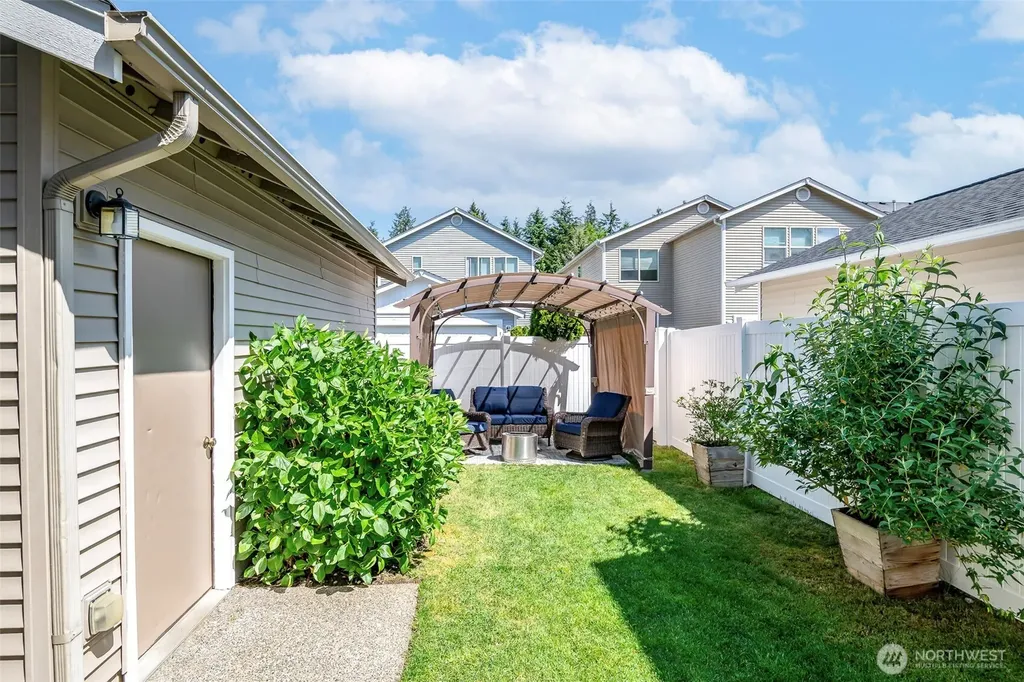 1186 Griggs Street Dupont WA 98327