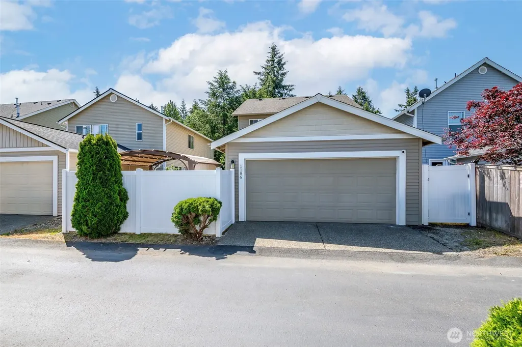 1186 Griggs Street Dupont WA 98327