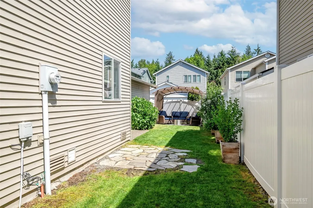 1186 Griggs Street Dupont WA 98327