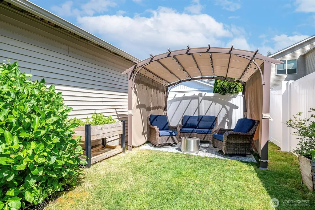 1186 Griggs Street Dupont WA 98327