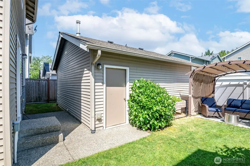 1186 Griggs Street Dupont WA 98327