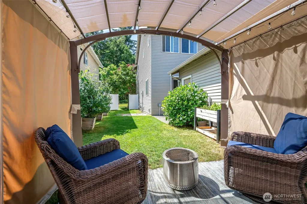 1186 Griggs Street Dupont WA 98327