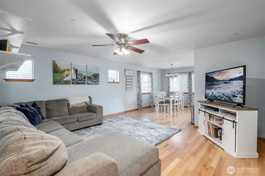 1186 Griggs Street Dupont WA 98327