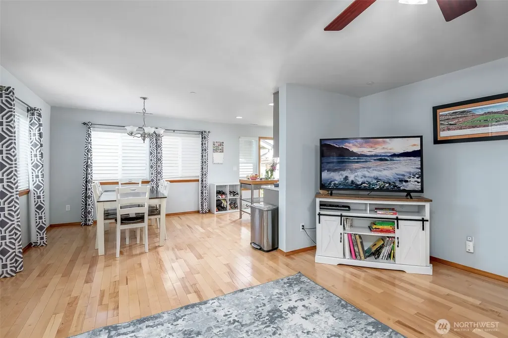 1186 Griggs Street Dupont WA 98327
