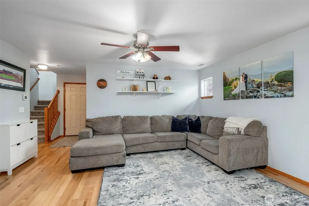 1186 Griggs Street Dupont WA 98327