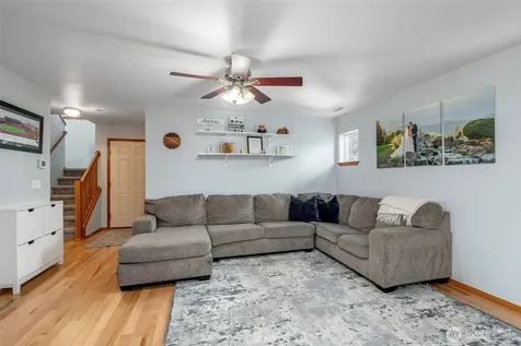 1186 Griggs Street Dupont WA 98327