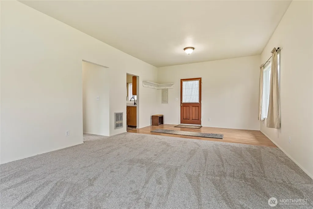 5473 Strand Road Deming WA 98244