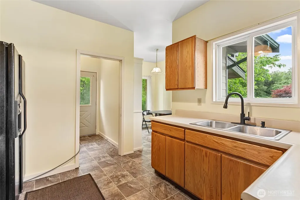 5473 Strand Road Deming WA 98244