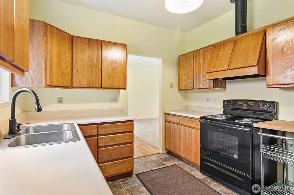 5473 Strand Road Deming WA 98244