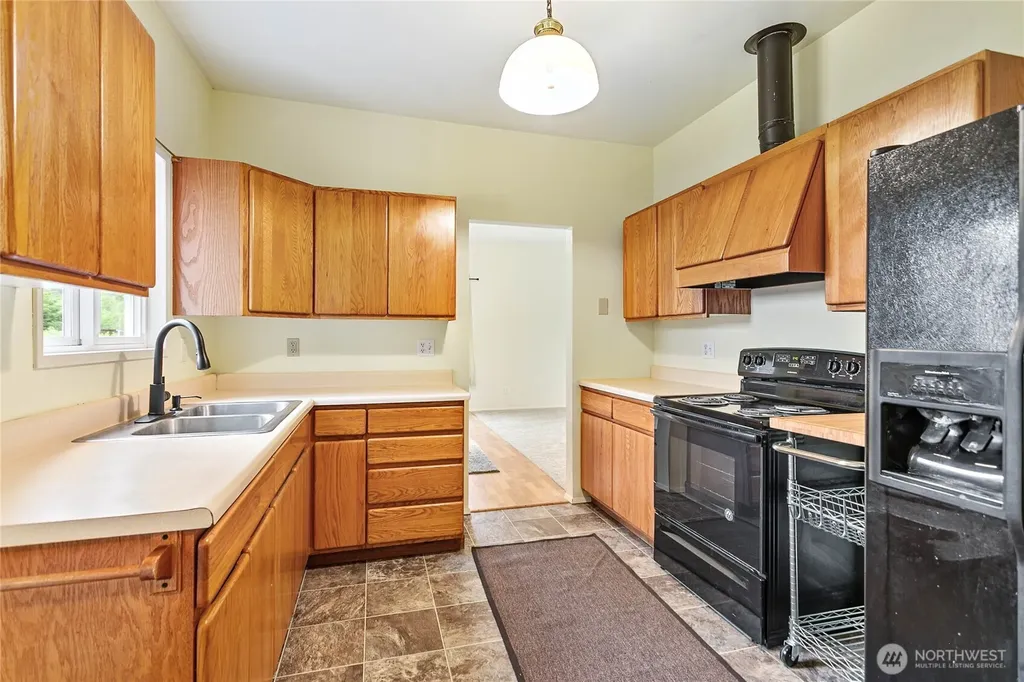 5473 Strand Road Deming WA 98244