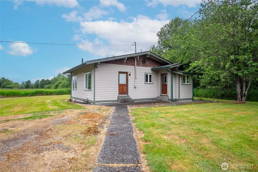 5473 Strand Road Deming WA 98244