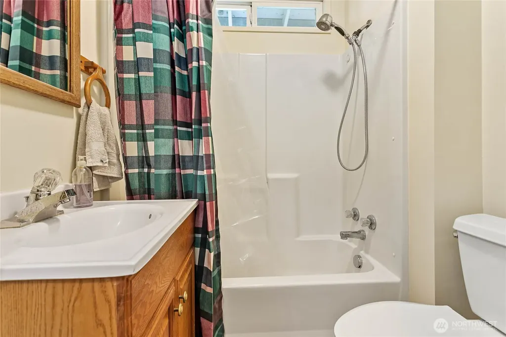 5473 Strand Road Deming WA 98244