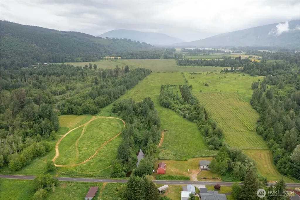 5473 Strand Road Deming WA 98244