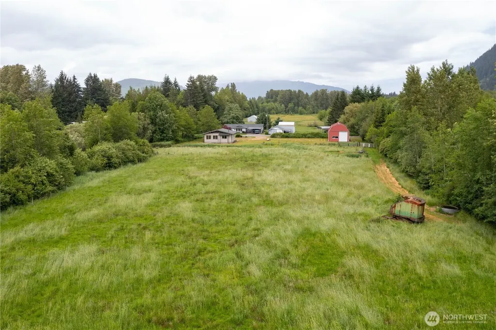 5473 Strand Road Deming WA 98244