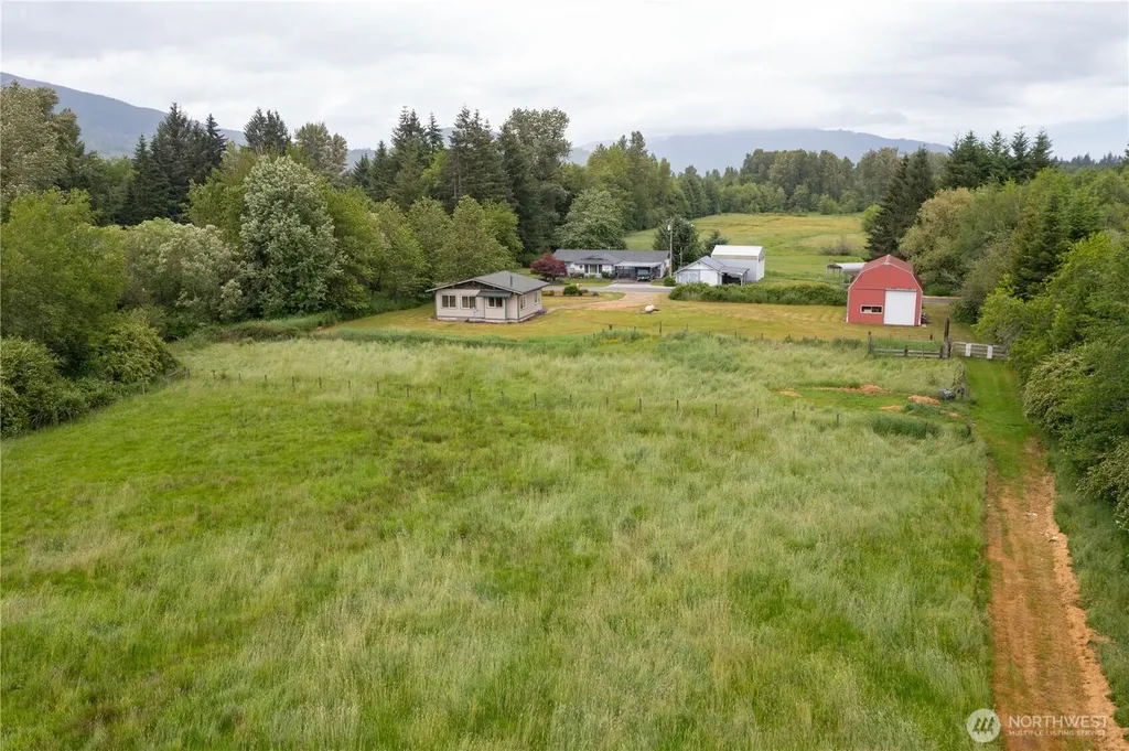 5473 Strand Road Deming WA 98244