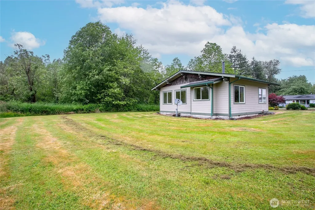 5473 Strand Road Deming WA 98244