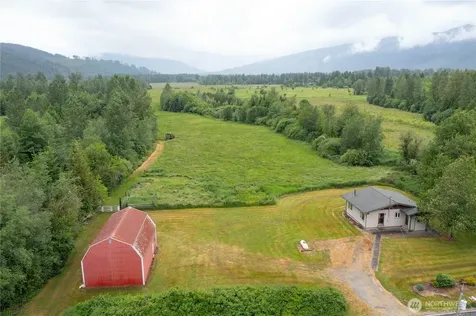 5473 Strand Road Deming WA 98244