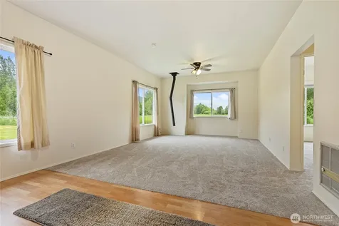 5473 Strand Road Deming WA 98244
