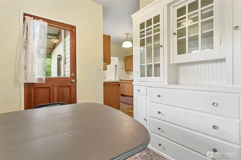 5473 Strand Road Deming WA 98244