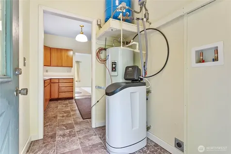5473 Strand Road Deming WA 98244