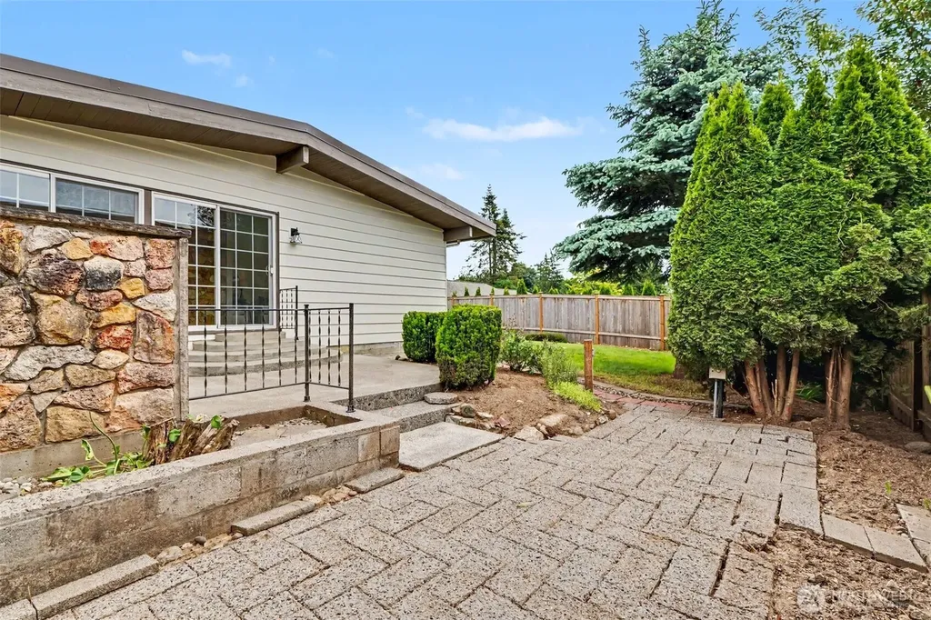 211 15th Street Snohomish WA 98290