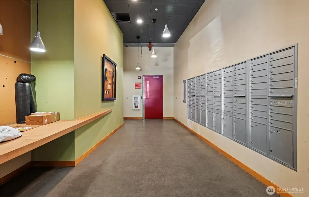 827 Hiawatha Place S Seattle WA 98144