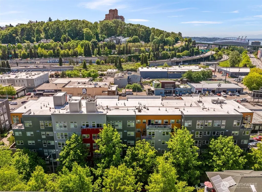 827 Hiawatha Place S Seattle WA 98144