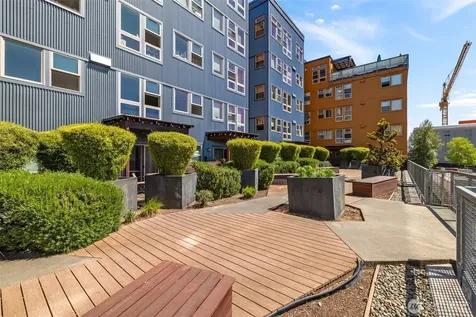 827 Hiawatha Place S Seattle WA 98144