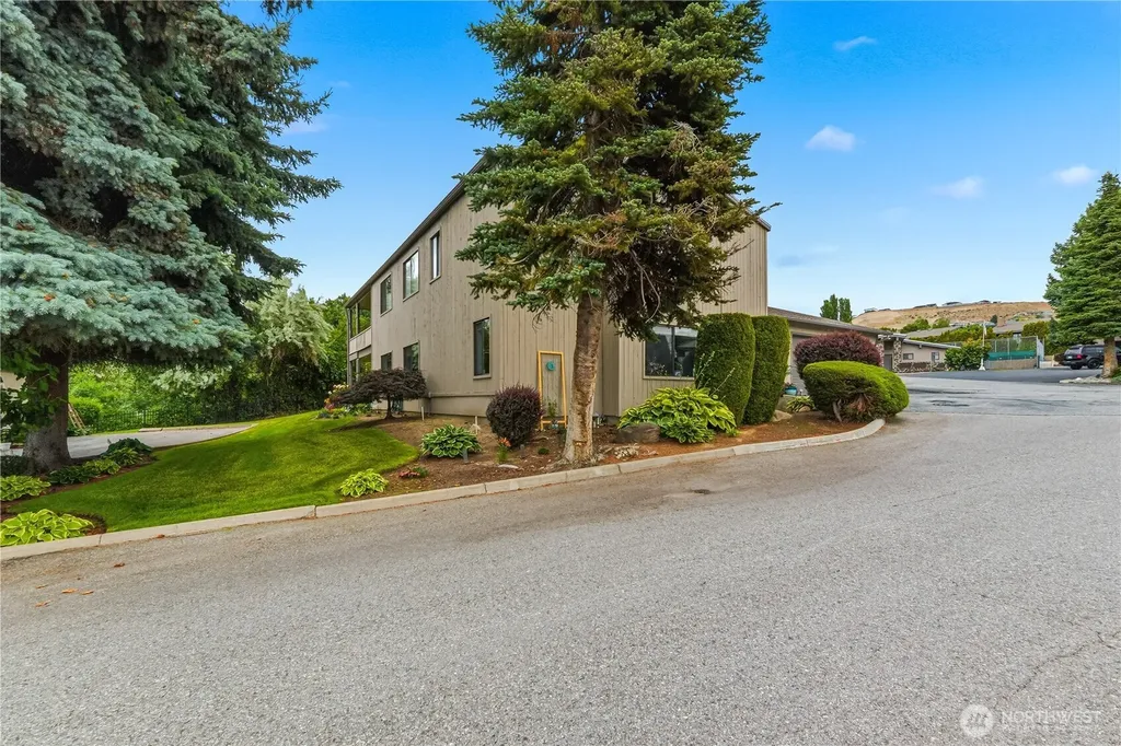 225 19th Street NE East Wenatchee WA 98802