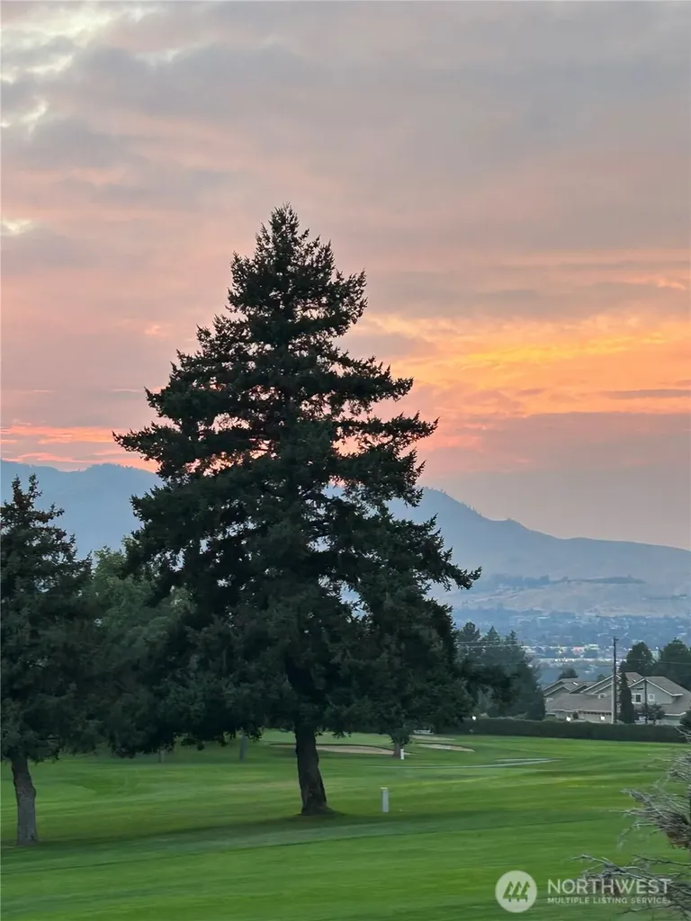 225 19th Street NE East Wenatchee WA 98802
