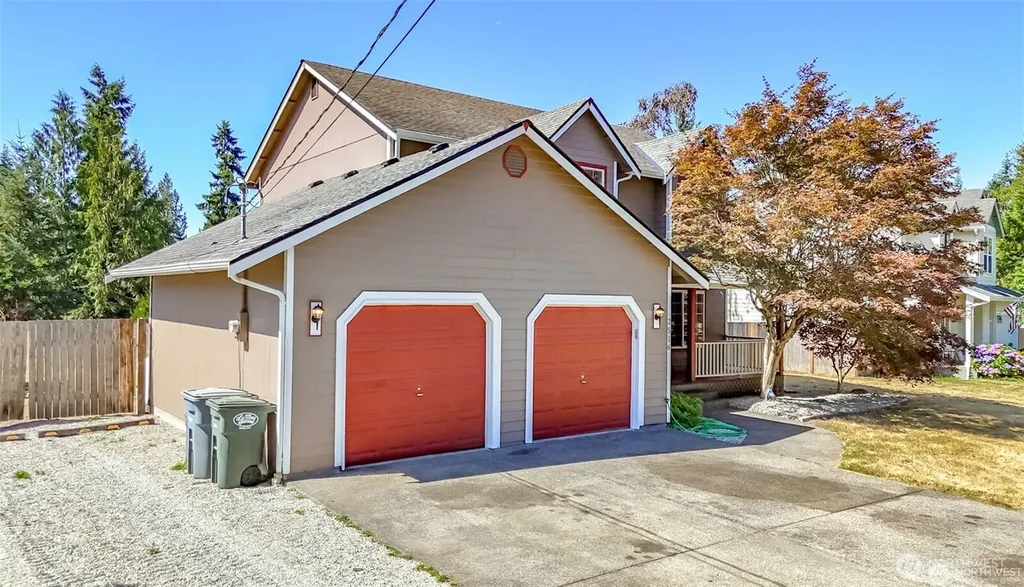 2516 Harts Lake Road S Roy WA 98580