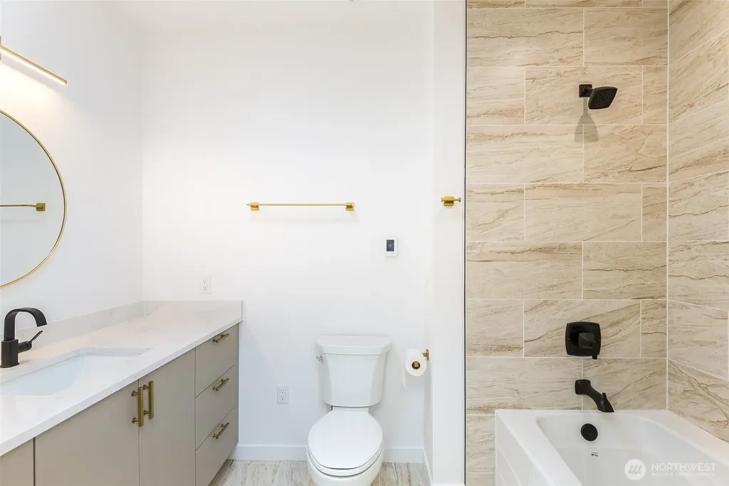 110 Hogans Vista Sequim WA 98382
